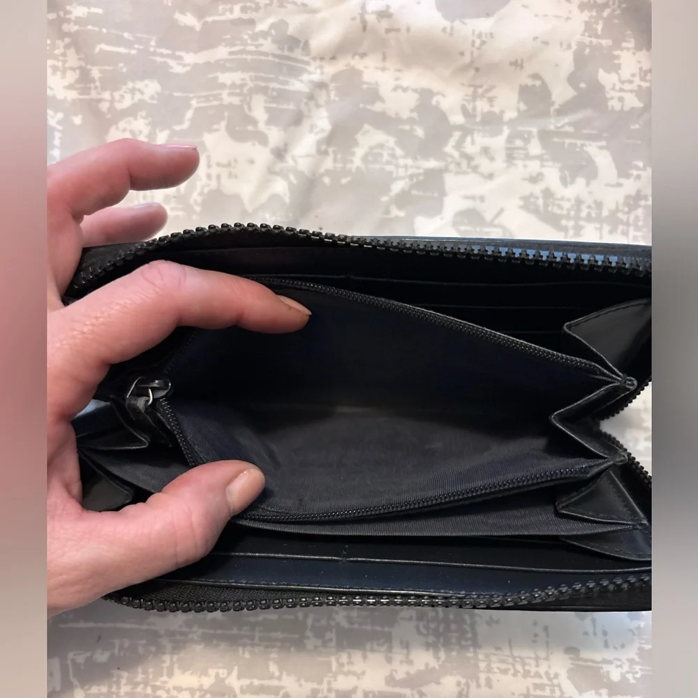 Blue Gucci GG Blooms Zip Around Wallet - Picture 3 of 5